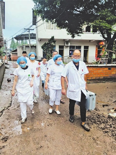 三十三载风雨路 品质医疗惠民生(图3) 三十三载风雨路 品质医疗惠民生(图3)