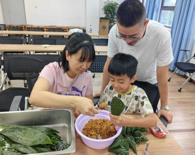 粽香传情，乐享六一          --乐山市市中区肿瘤医院六一儿童节活动纪实(图4)
