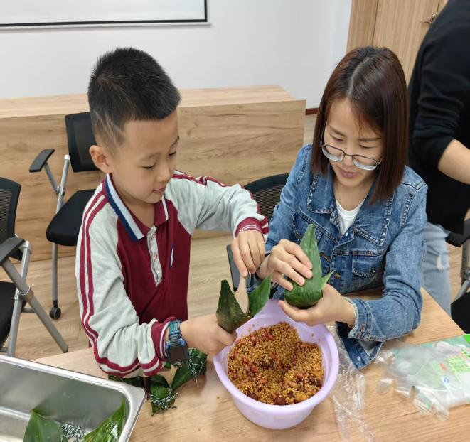 粽香传情，乐享六一          --乐山市市中区肿瘤医院六一儿童节活动纪实(图6)
